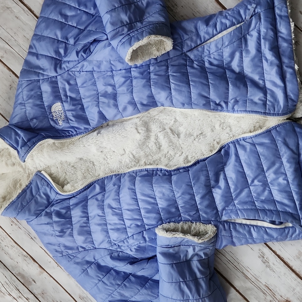 Girls Reversible North Face Coat. Size XL